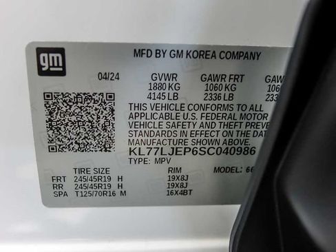 Used 2025 Chevrolet Trax RS w/ Sunroof Package FWD image 32