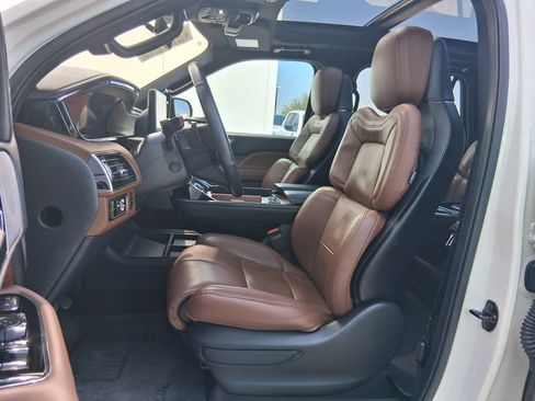 Used 2023 Lincoln Navigator Reserve RWD image 20