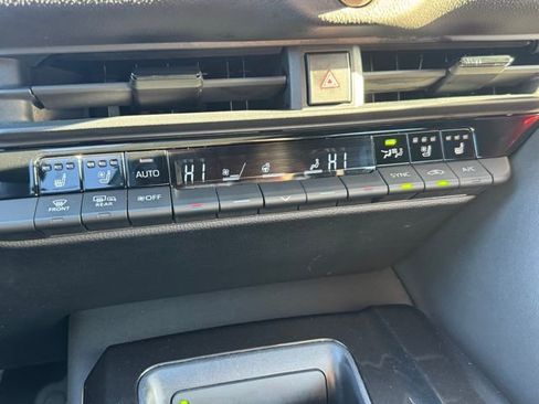 Certified 2024 Toyota Crown Limited image 13