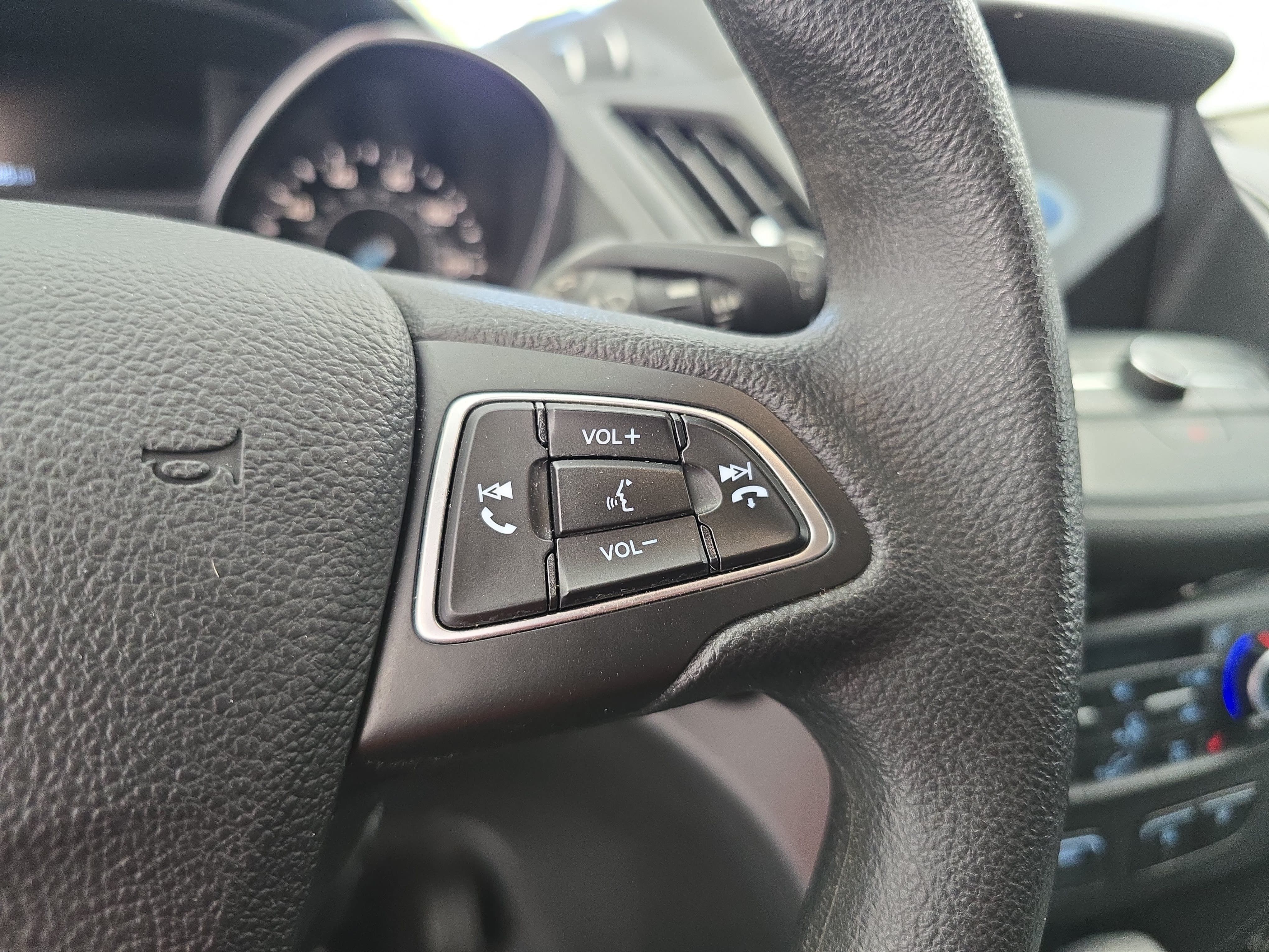 Used 2019 Ford Escape SE FWD image 17