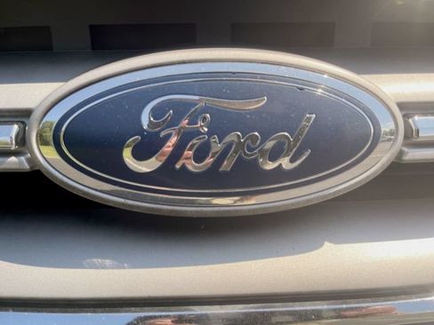 Used 2018 Ford Escape SE FWD image 21