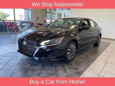 Used 2024 Nissan Altima 2.5 SV FWD image 2
