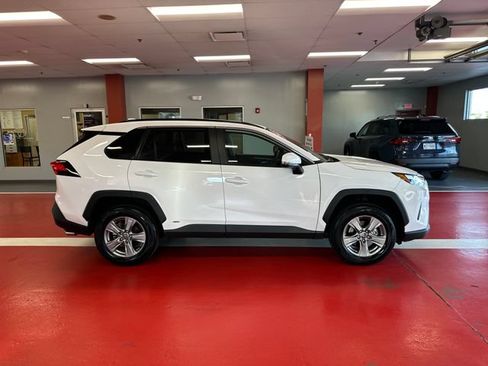 Used 2025 Toyota RAV4 XLE AWD/4WD image 3