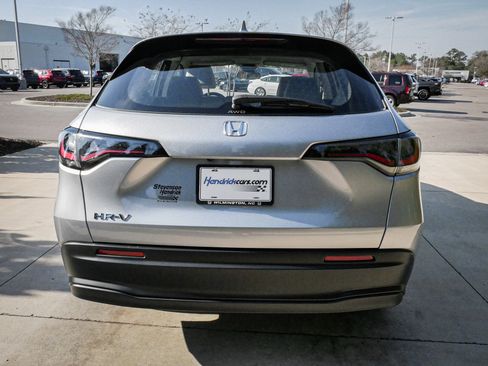 Certified 2025 Honda HR-V LX image 9