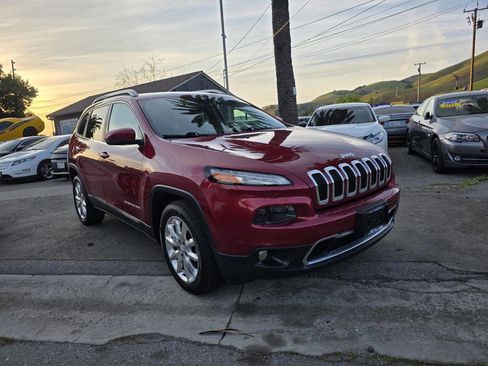 Used 2017 Jeep Cherokee Limited w/ Luxury Group image 2