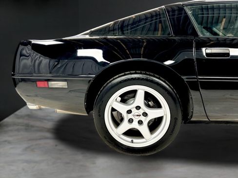 Used 1994 Chevrolet Corvette Coupe RWD image 28