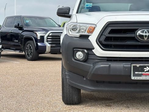 Used 2023 Toyota Tacoma SR RWD image 4