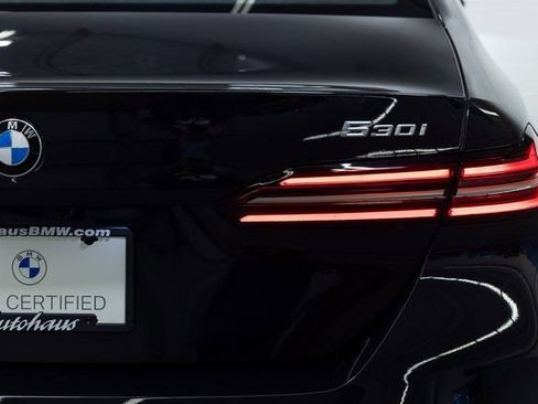 Certified 2025 BMW 530i xDrive 530i xDrive w/ Premium Package image 8