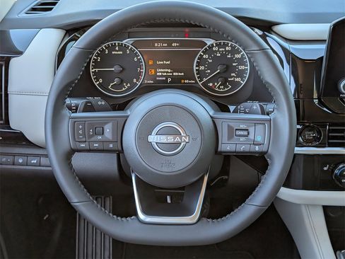 New 2025 Nissan Pathfinder SV image 10