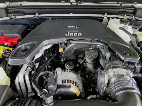 Used 2021 Jeep Wrangler Unlimited Sport image 33