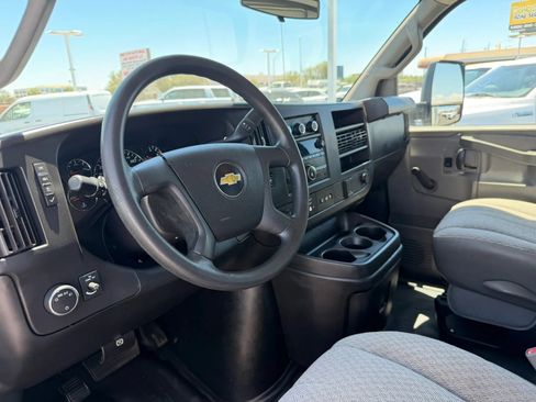 Used 2018 Chevrolet Express 3500 w/ Chrome Appearance Package RWD image 17