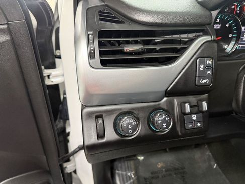 Used 2016 Chevrolet Suburban LT AWD/4WD image 16