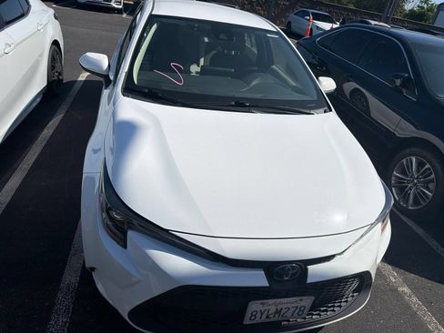 Certified 2022 Toyota Corolla LE FWD image 3