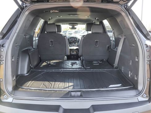 Used 2023 Chevrolet Traverse RS w/ LPO, Floor Liner Package image 30