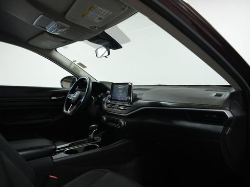 Used 2024 Nissan Altima 2.5 SV image 18