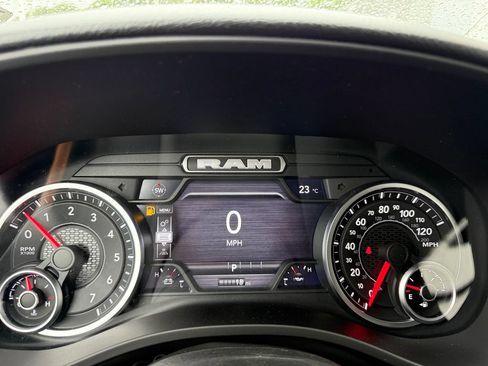 New 2026 RAM 1500 Express AWD/4WD image 15