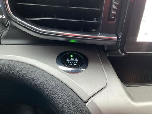 Used 2021 Ford Explorer XLT w/ Equipment Group 202A image 24