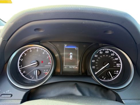 Used 2024 Toyota Camry SE FWD image 11