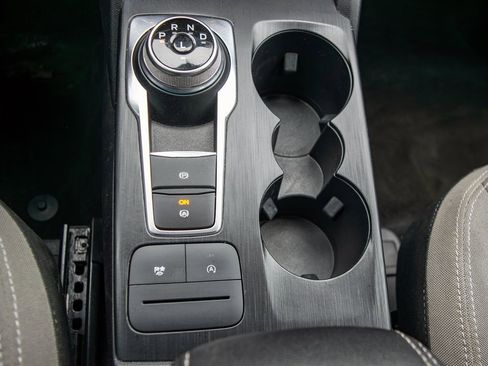 Used 2022 Ford Escape SE w/ Cold Weather Package image 19