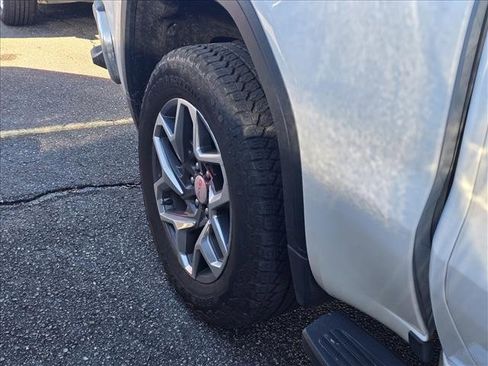 Used 2025 GMC Sierra 1500 SLT w/ SLT Premium Plus Package image 12