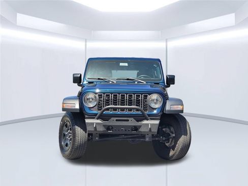 Used 2025 Jeep Wrangler Unlimited Sport AWD/4WD image 3