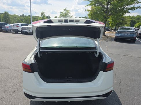 Used 2025 Nissan Altima 2.5 SV FWD image 13