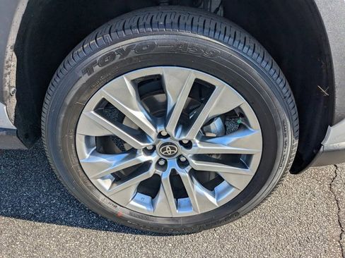 Used 2023 Toyota RAV4 XLE Premium image 11