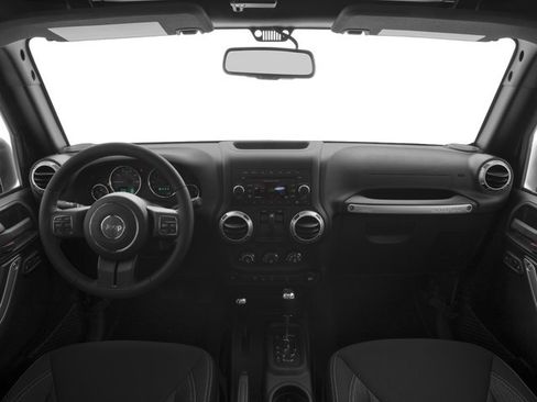 Used 2018 Jeep Wrangler Sahara w/ Connectivity Group AWD/4WD image 11