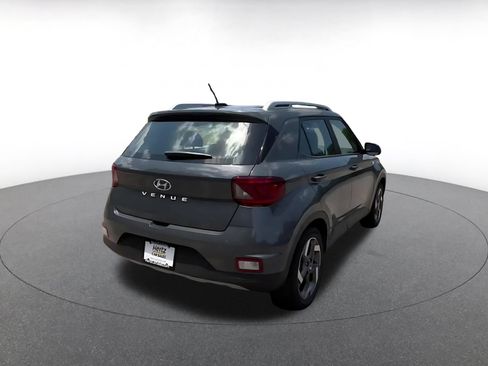 Used 2026 Hyundai Venue SEL FWD image 11
