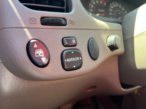 Used 2005 Toyota Tundra Limited AWD/4WD image 24
