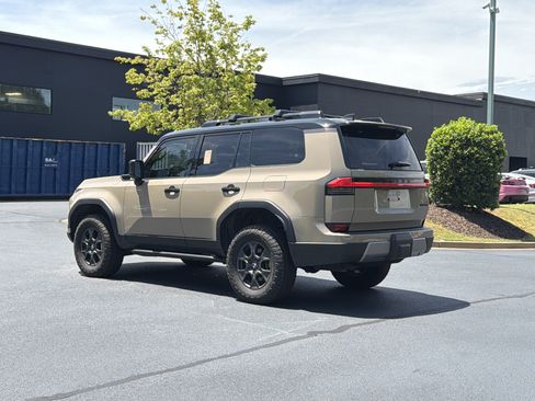 Used 2025 Lexus GX 550 AWD/4WD image 16