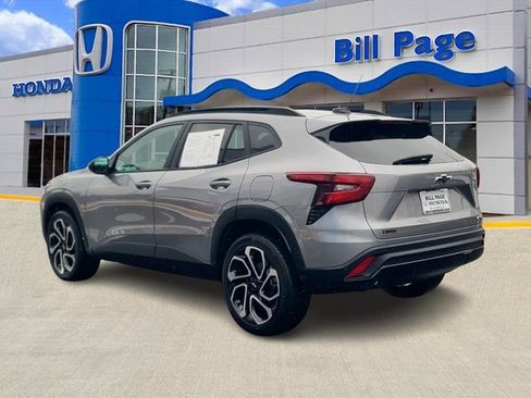 Used 2024 Chevrolet Trax RS w/ Sunroof Package image 6