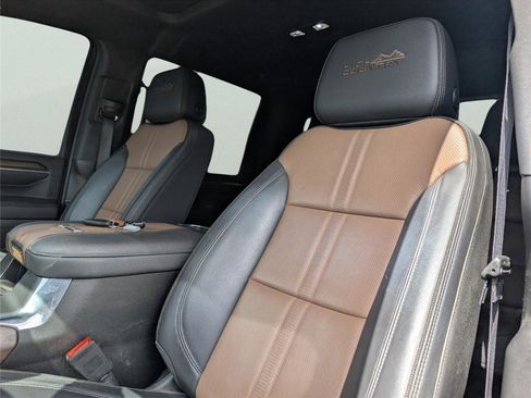 Used 2024 Chevrolet Silverado 2500 High Country w/ Technology Package image 12