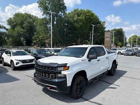 Used 2019 Chevrolet Silverado 1500 Custom Trail Boss w/ Custom Convenience Package AWD/4WD image 3