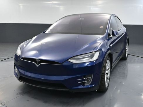 Used 2018 Tesla Model X 100D image 10