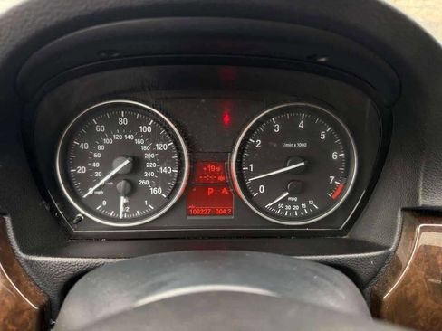 Used 2009 BMW 328i xDrive Sedan image 17