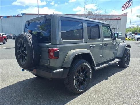 Used 2023 Jeep Wrangler Unlimited Sahara w/ Cold Weather Group AWD/4WD image 4