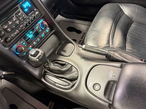 Used 2004 Chevrolet Corvette Coupe w/ Preferred Equipment Group RWD image 31