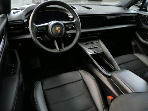 Used 2025 Porsche Macan 4 Electric w/ Premium Package AWD/4WD image 2
