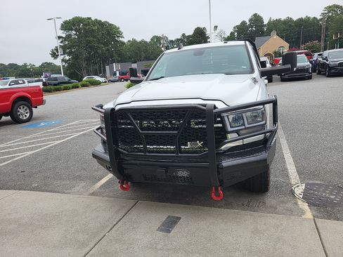 Used 2022 RAM 2500 Big Horn AWD/4WD image 2