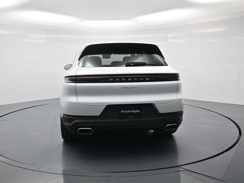 Certified 2026 Porsche Cayenne AWD/4WD image 29