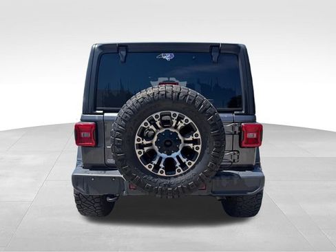 Used 2018 Jeep Wrangler Unlimited Sahara w/ LED Lighting Group AWD/4WD image 6