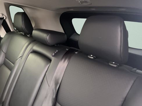 Used 2024 Nissan Rogue SV w/ SV Premium Package image 19