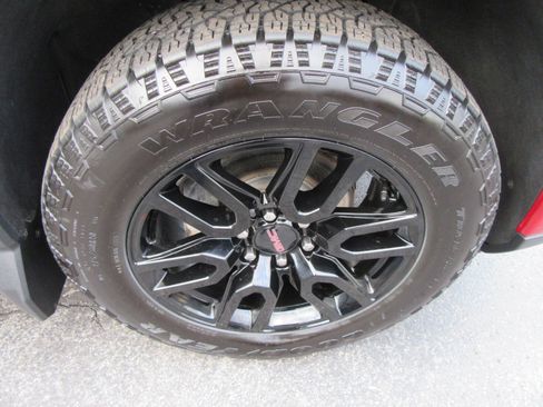 Used 2023 GMC Sierra 1500 Elevation w/ Elevation Premium Package image 22