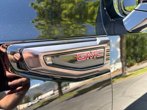 Used 2025 GMC Yukon AT4 Ultimate w/ LPO, AT4 Appearance Package AWD/4WD image 21