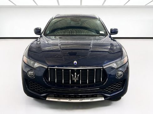 Used 2017 Maserati Levante w/ Luxury Package AWD/4WD image 2