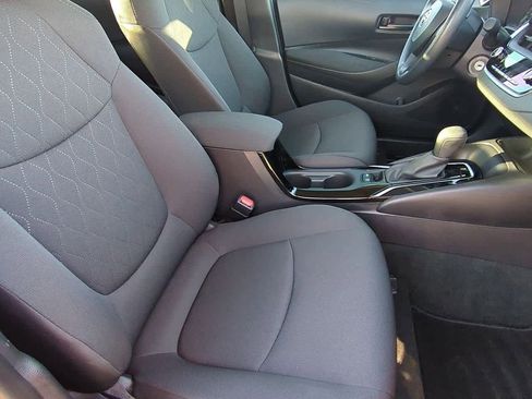 Used 2022 Toyota Corolla LE image 19