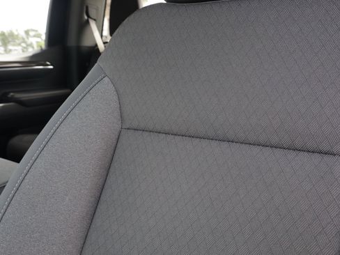 Used 2025 Chevrolet Silverado 1500 LT image 18