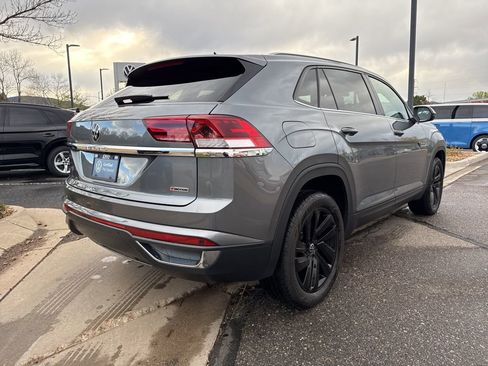 Certified 2022 Volkswagen Atlas Cross Sport SE image 5
