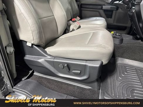 Used 2019 Ford F150 XLT w/ Equipment Group 302A Luxury AWD/4WD image 41